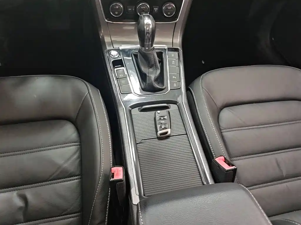 Volkswagen Passat 2017 — фото 14