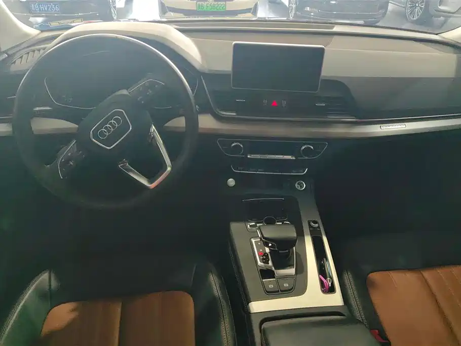 Audi Q5L 2020 — фото 12