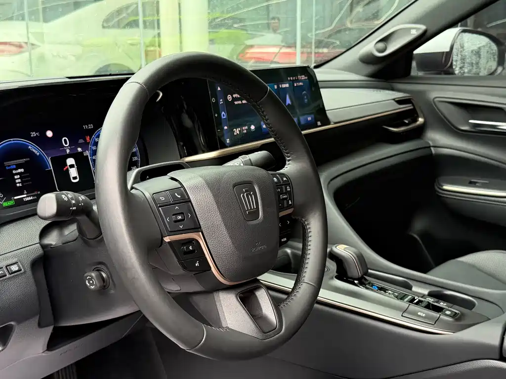 Toyota Crown SportCross 2024 — фото 13