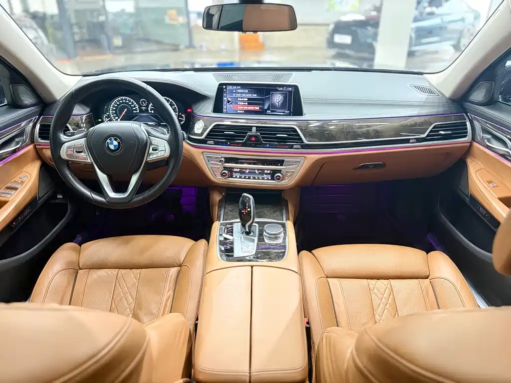 BMW 7 Series 2016 — фото 10