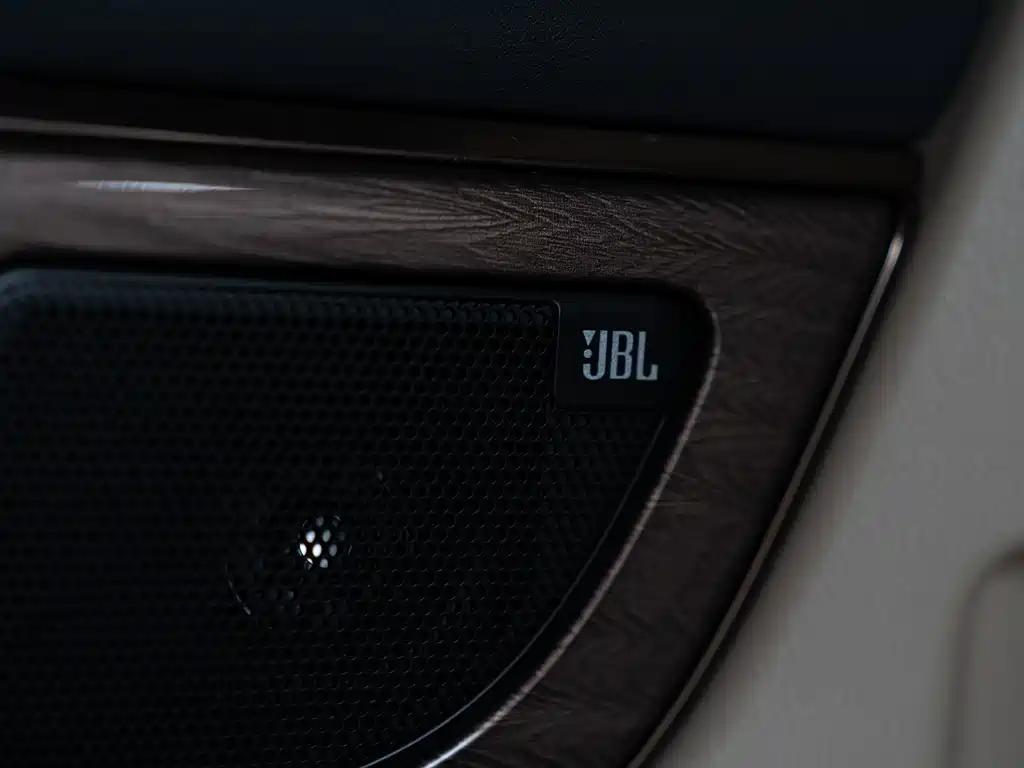 Toyota Alphard 2024 — фото 12