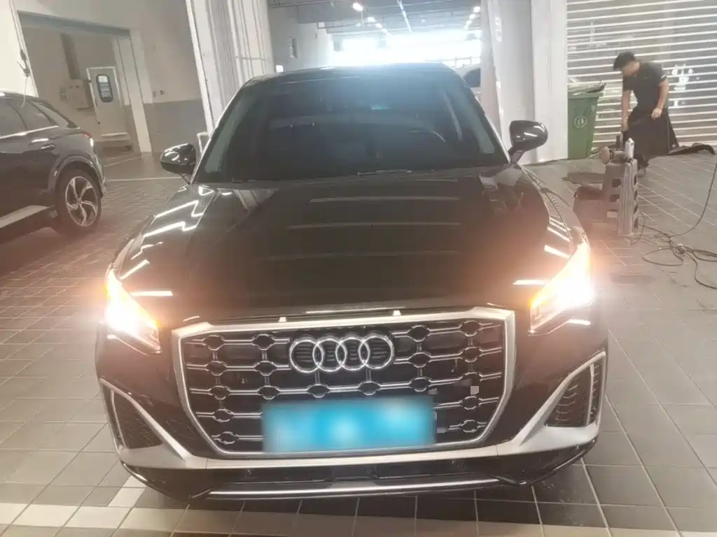 Audi Q2L 2023
