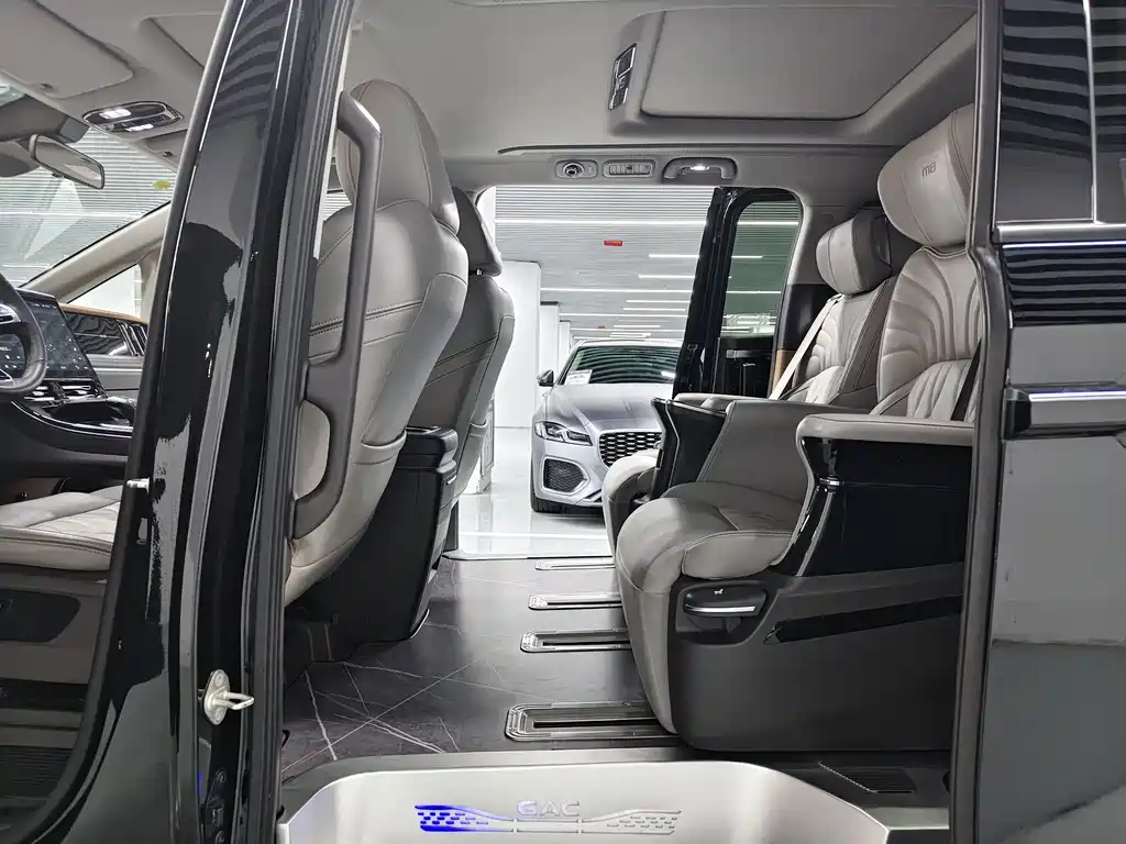 GAC Motor Trumpchi M8 2023 — фото 6