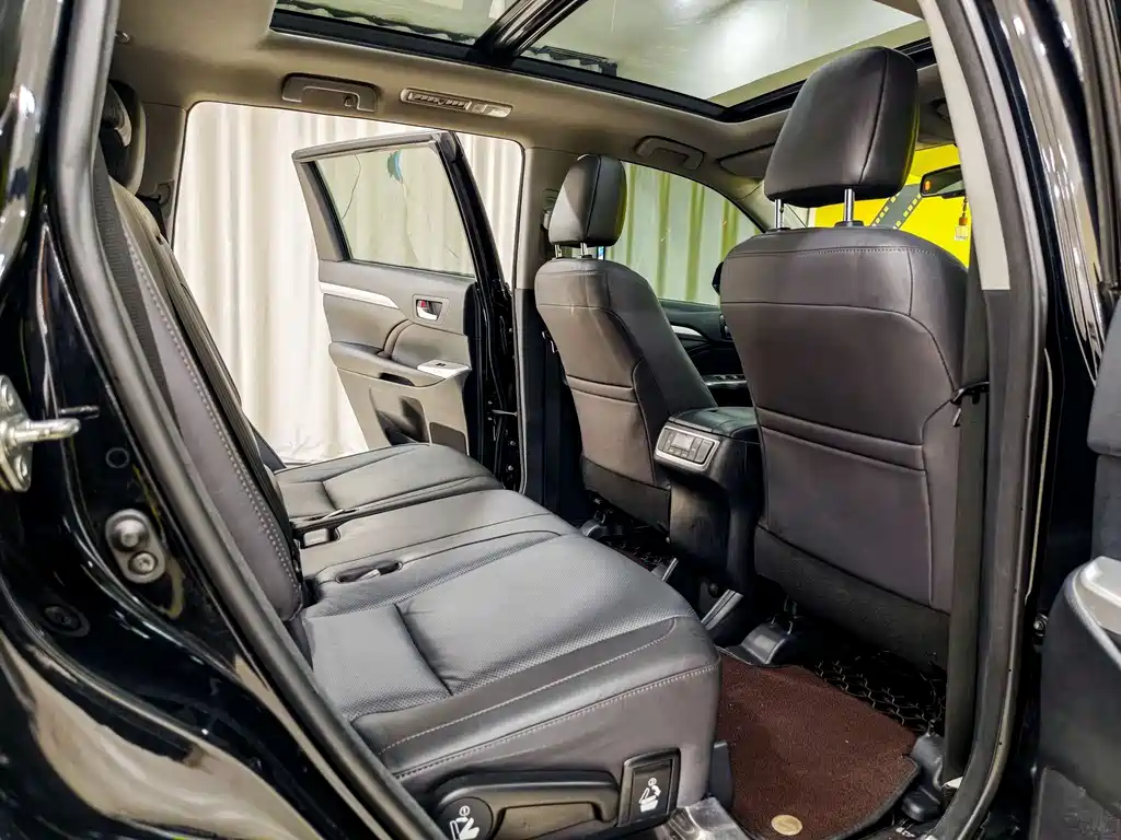 Toyota Highlander 2018 — фото 18