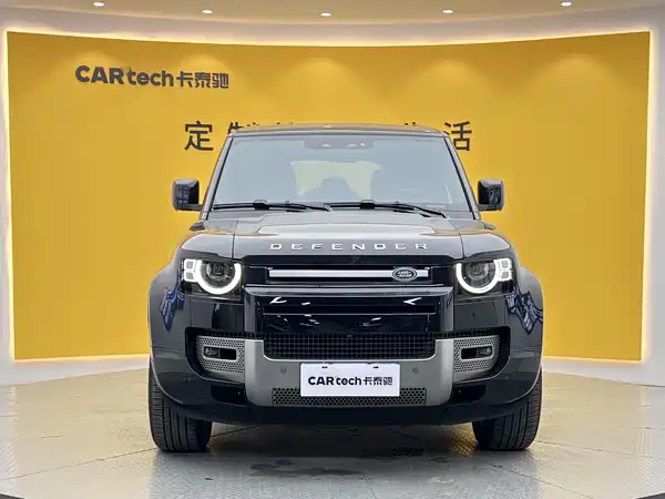Land Rover Defender 2023