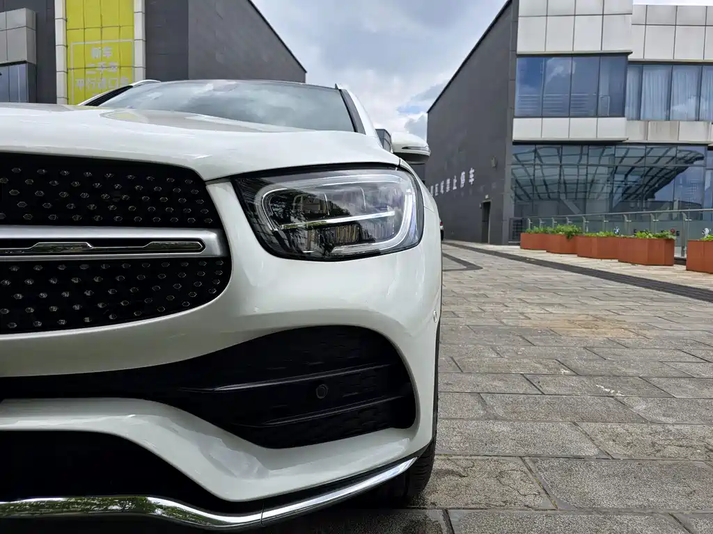 Mercedes-Benz GLC 2023