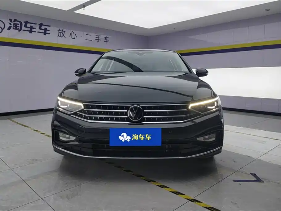 Volkswagen Magotan 2025