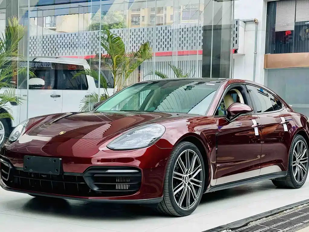 Porsche Panamera 2021 — фото 1