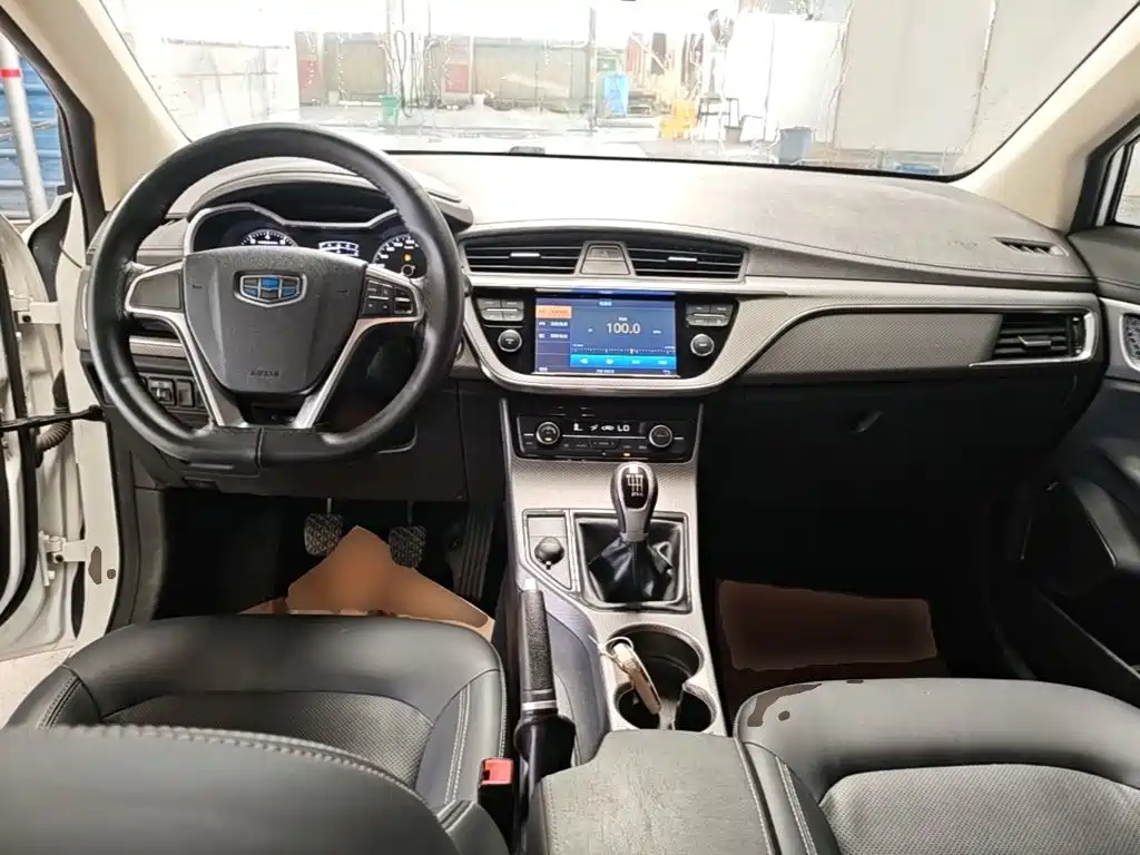 Geely Emgrand GS 2017 — фото 10
