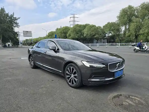 Volvo S90 2022