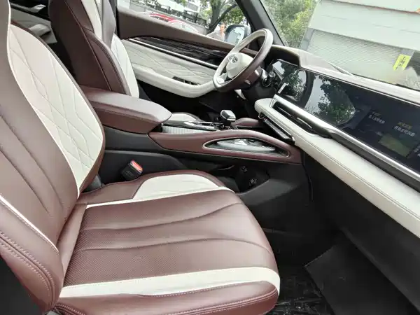 Geely Xingyue L 2023