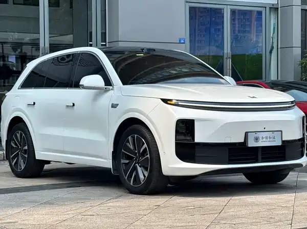 Li Auto L6 2025