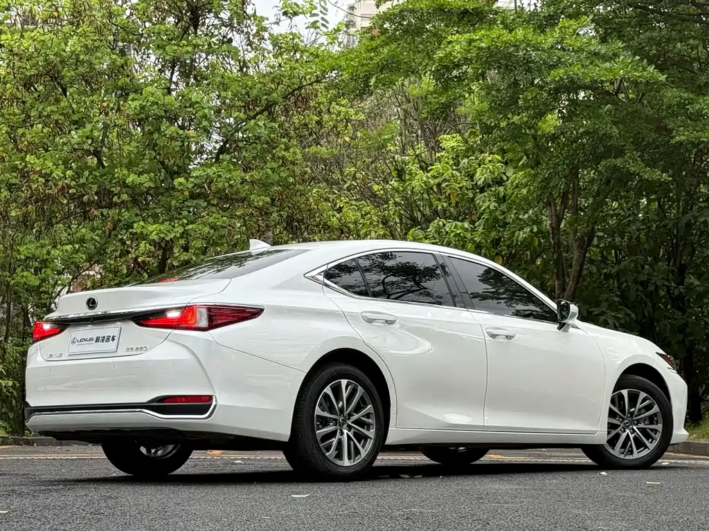 Lexus ES 2023 — фото 5