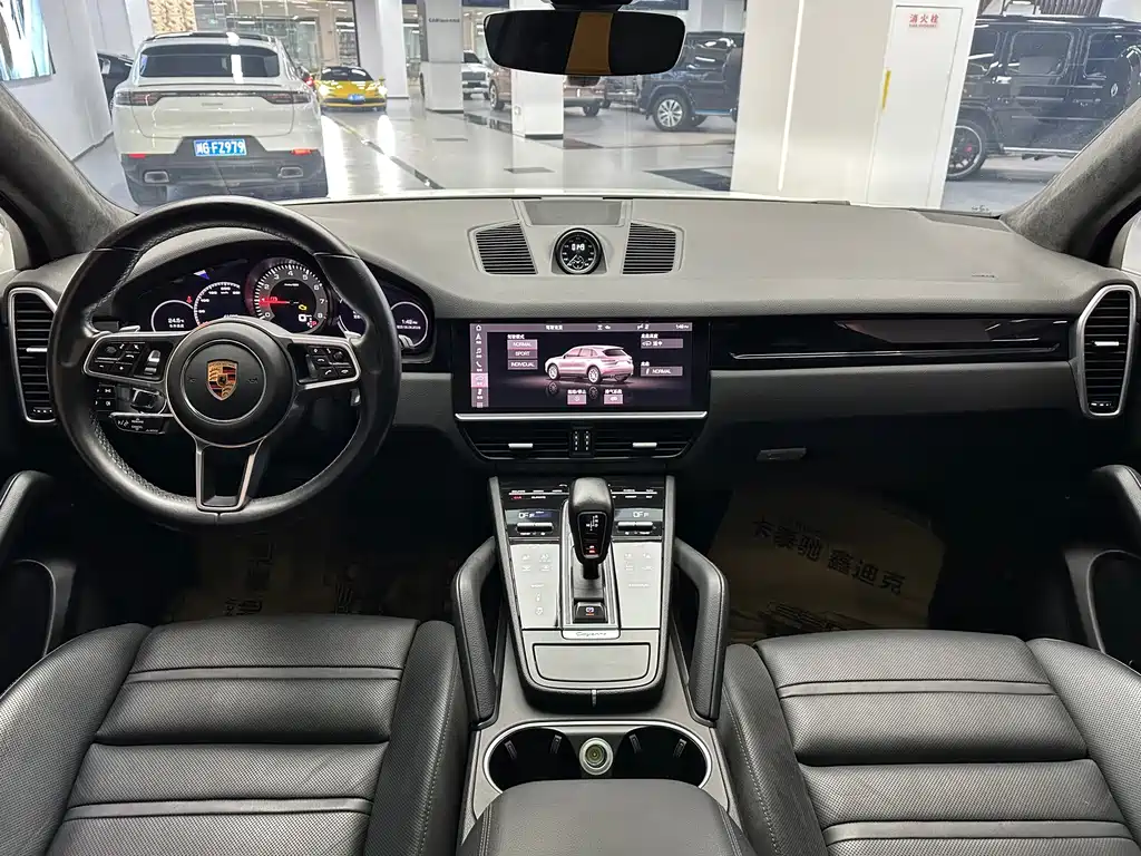 Porsche Cayenne 2021 — фото 12