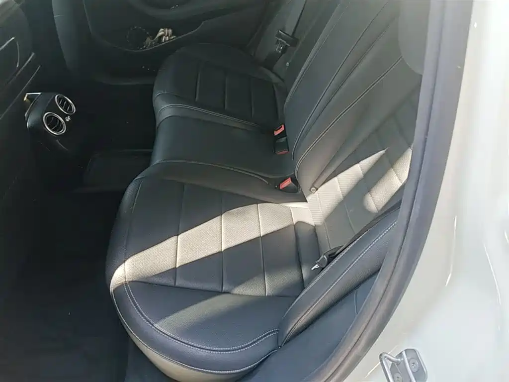 Mercedes-Benz E-Class 2017 — фото 17