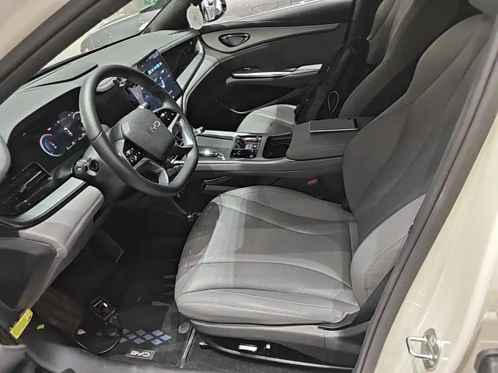 BYD Seal 07 DM-i 2025 — фото 15