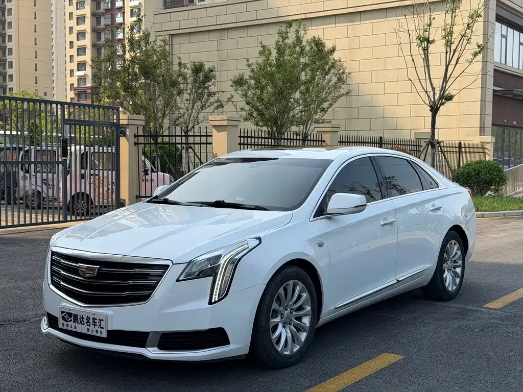 Cadillac XTS 2018 — фото 1