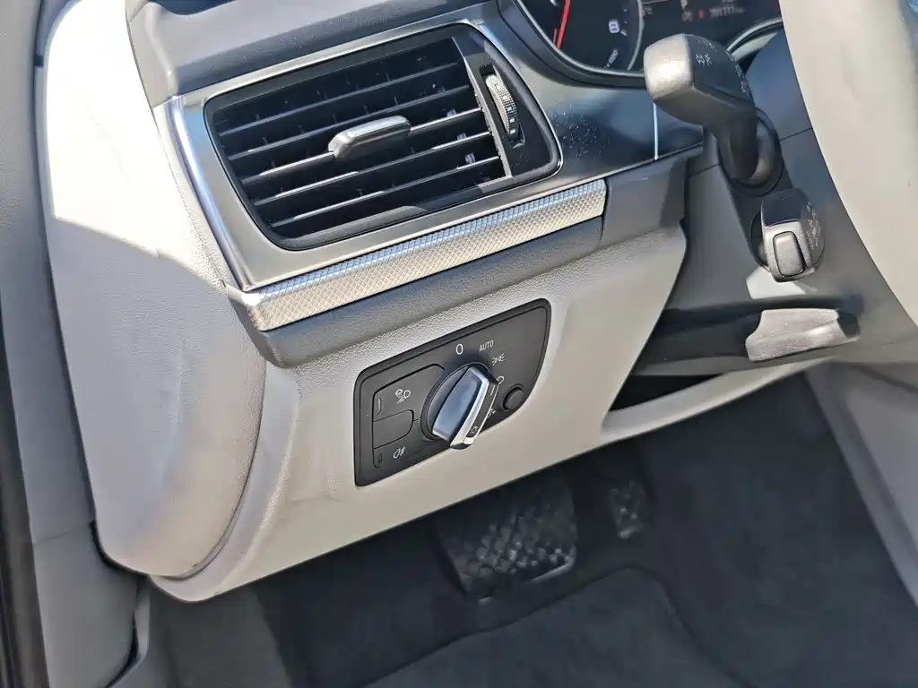 Audi A6L 2015 — фото 13
