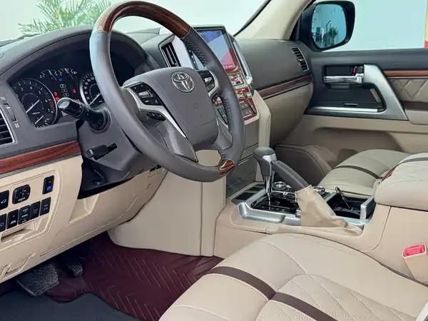 Toyota Land Cruiser 2014