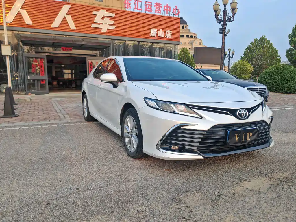 Toyota Camry 2022 — фото 3