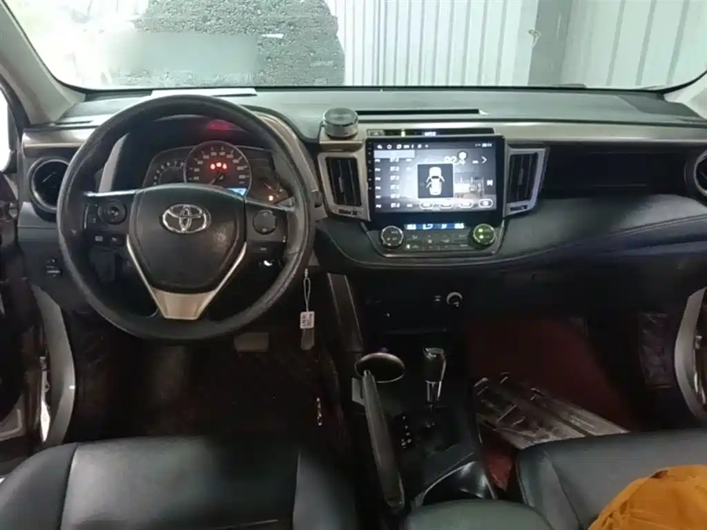 Toyota RAV4 2016 — фото 10