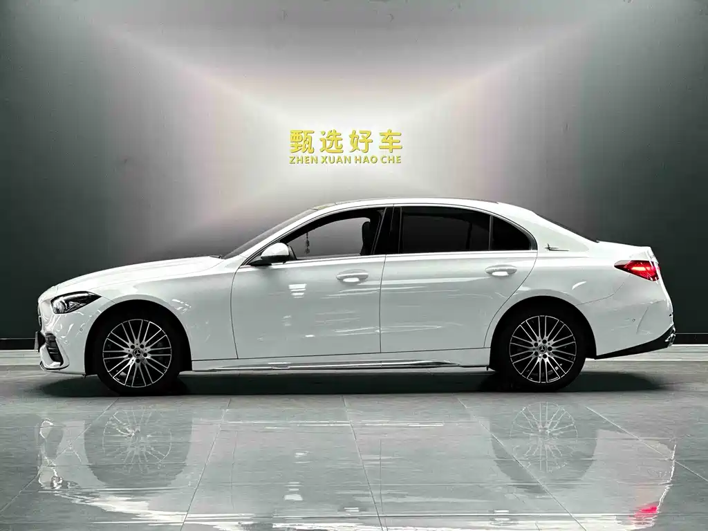 Mercedes-Benz C-Class 2024