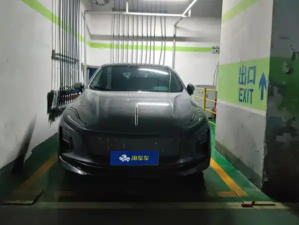 Hongqi E-QM5 2023