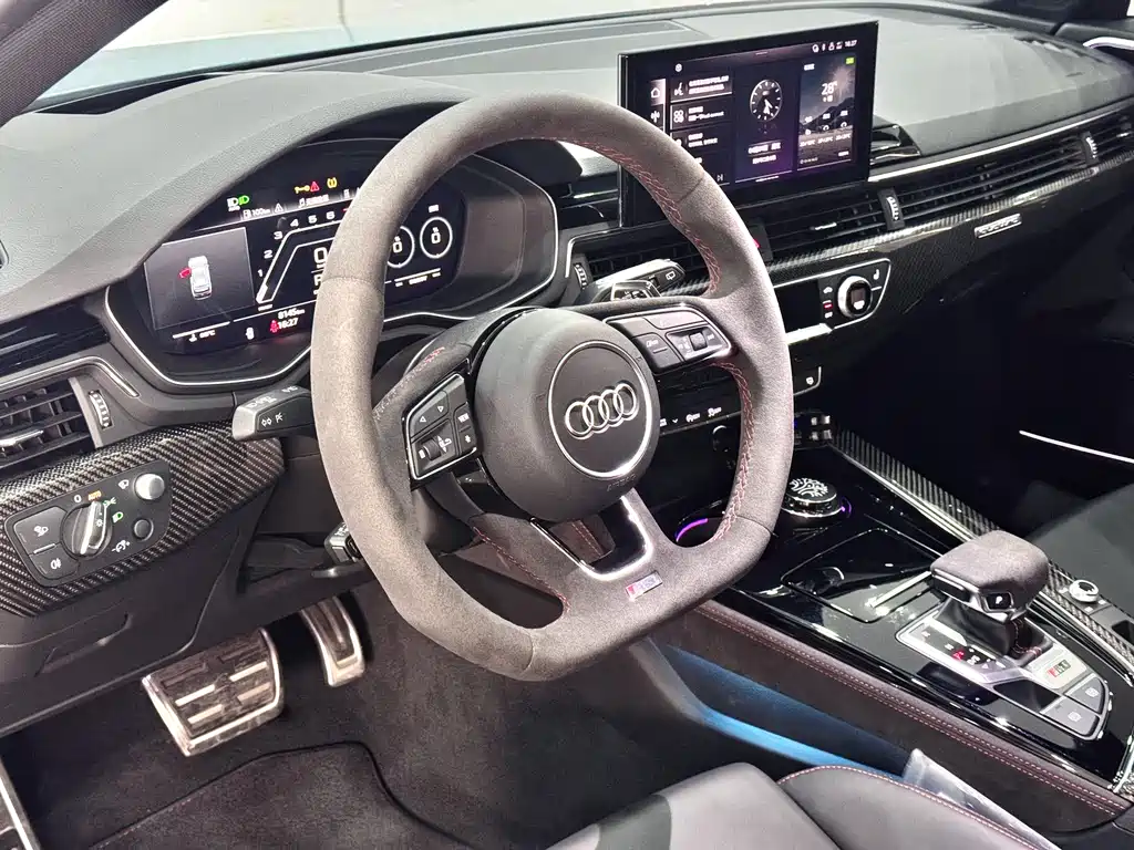 Audi RS 4 2025 — фото 13