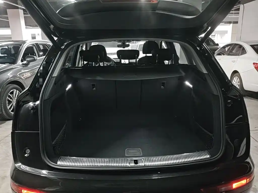 Audi Q5L 2018 — фото 19