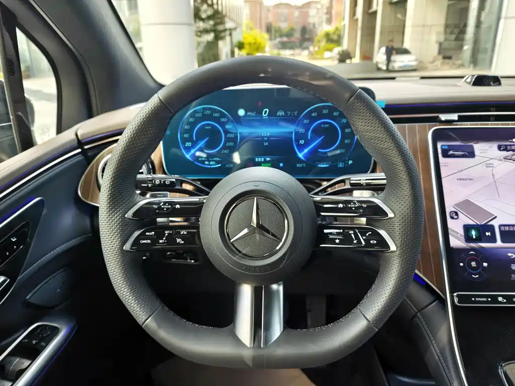 Mercedes-Benz EQE SUV 2025 — фото 7