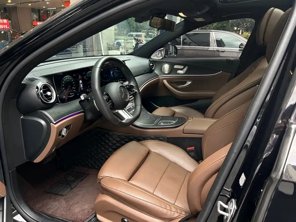 Mercedes-Benz E-Class 2023 — фото 10