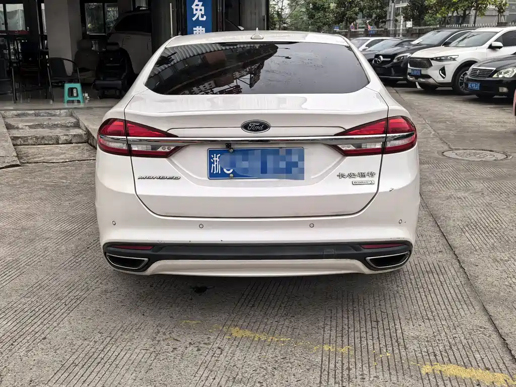 Ford Mondeo 2017 — фото 10
