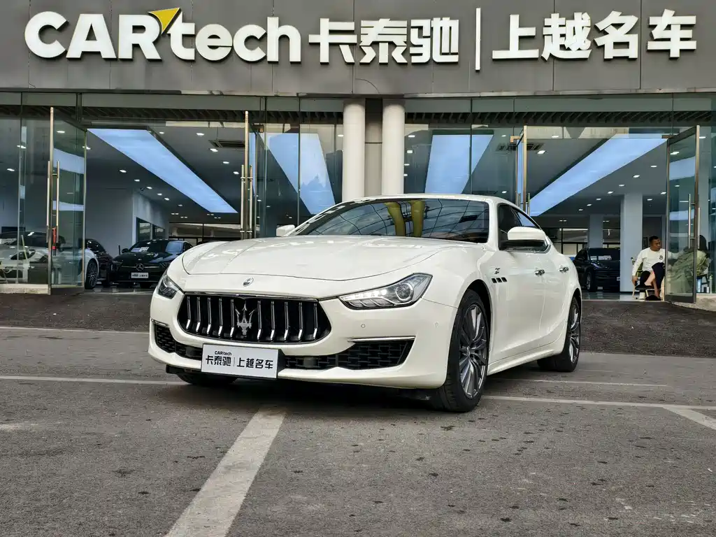 Maserati Ghibli 2023 — фото 1
