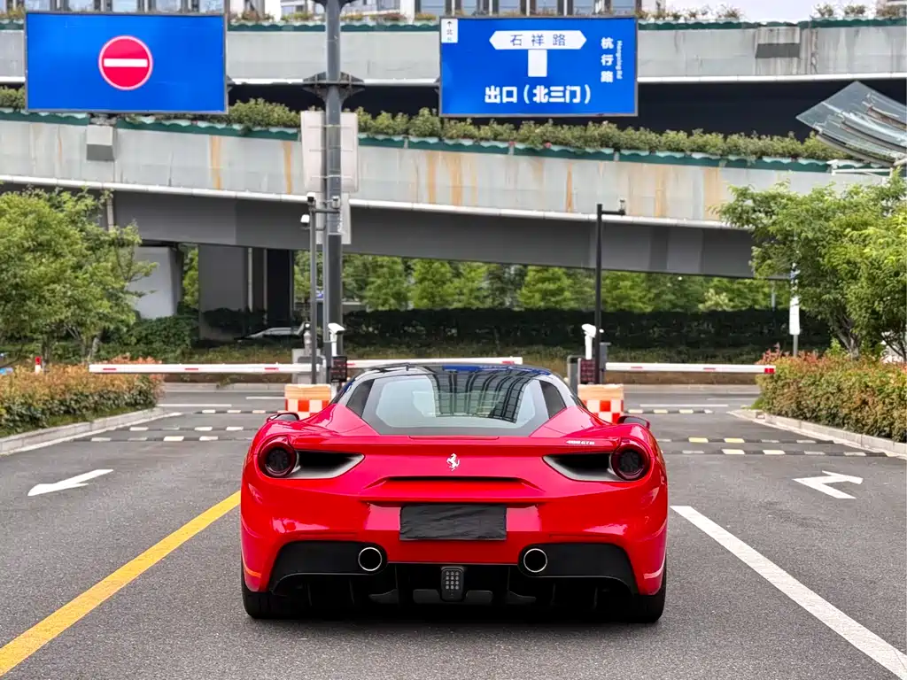 Ferrari 488 2019 — фото 8
