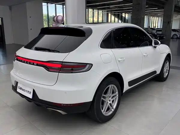 Porsche Macan 2021