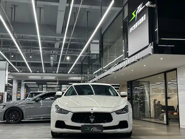 Maserati Ghibli 2015