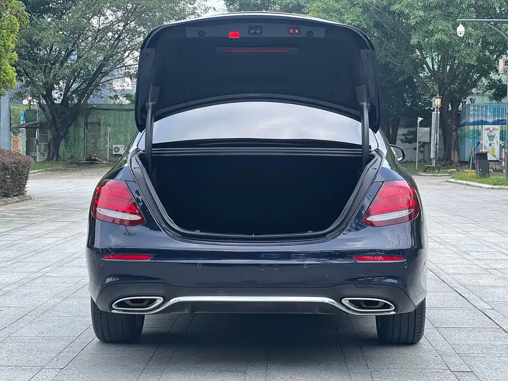 Mercedes-Benz E-Class 2020 — фото 23