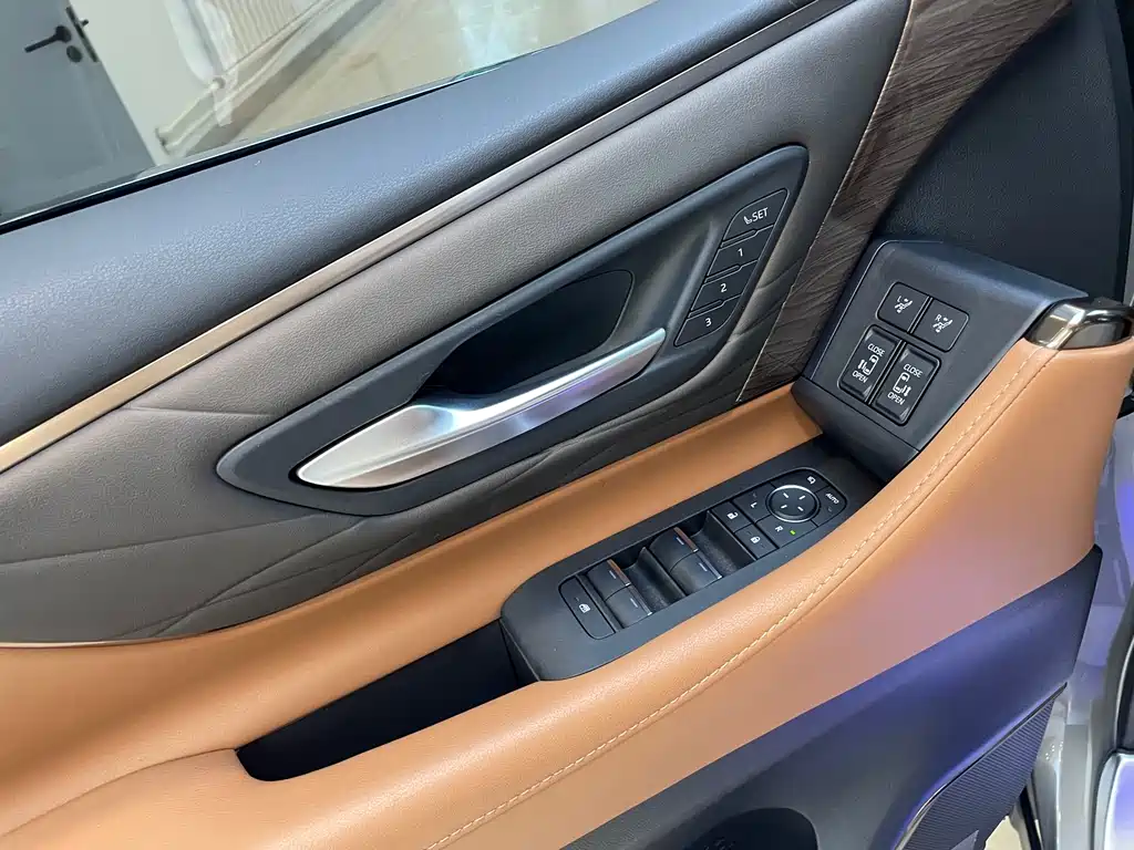 Toyota Vellfire 2024 — фото 33
