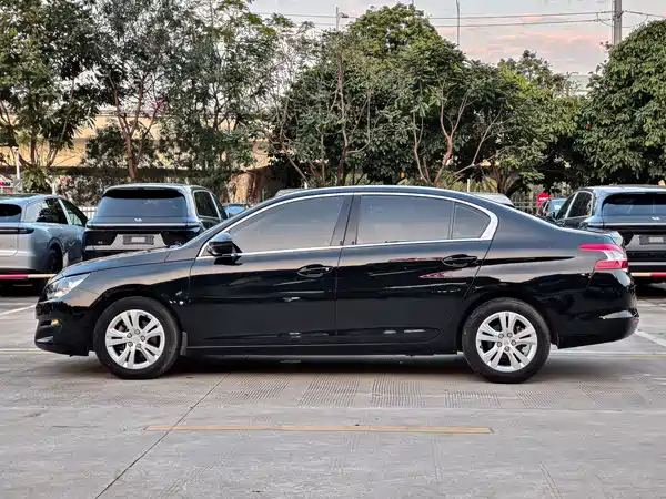 Peugeot 408 2015