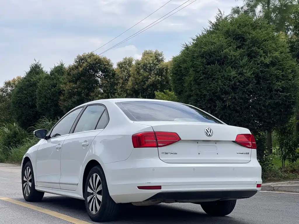 Volkswagen Sagitar 2017