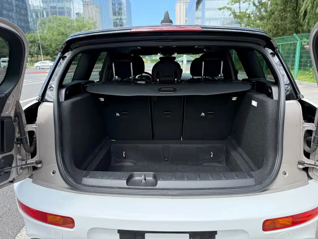 MINI Clubman 2024 — фото 16