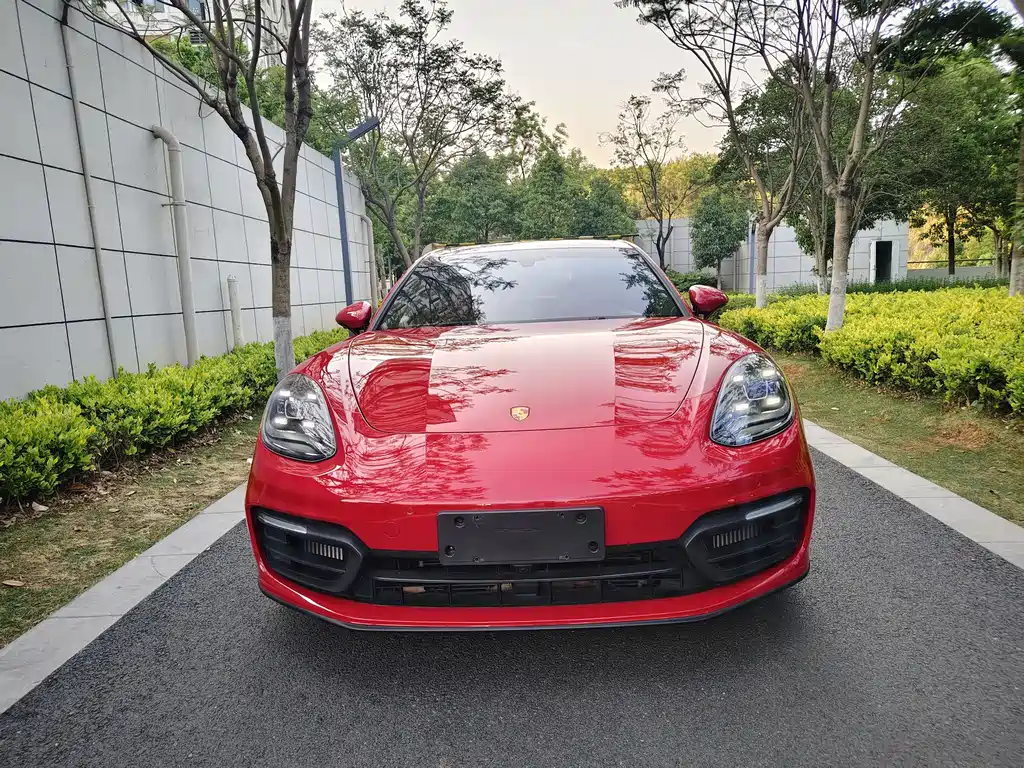 Porsche Panamera 2022