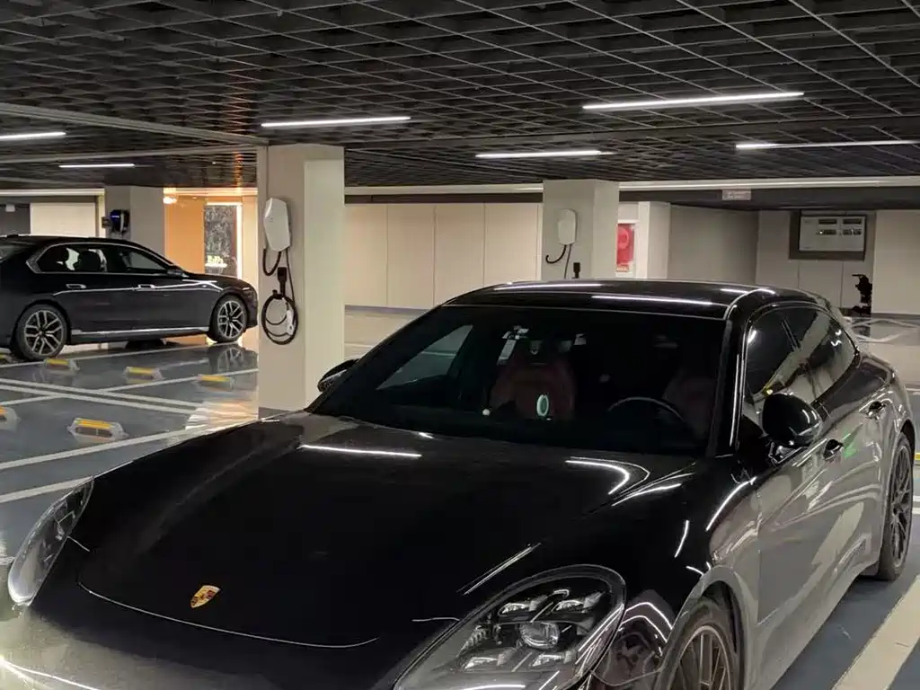 Porsche Panamera 2023