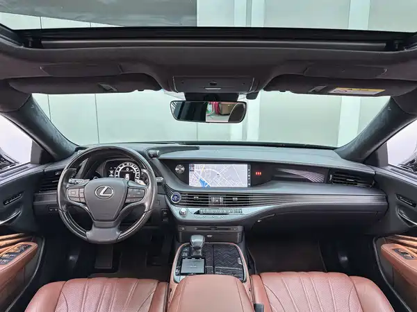 Lexus LS 2018