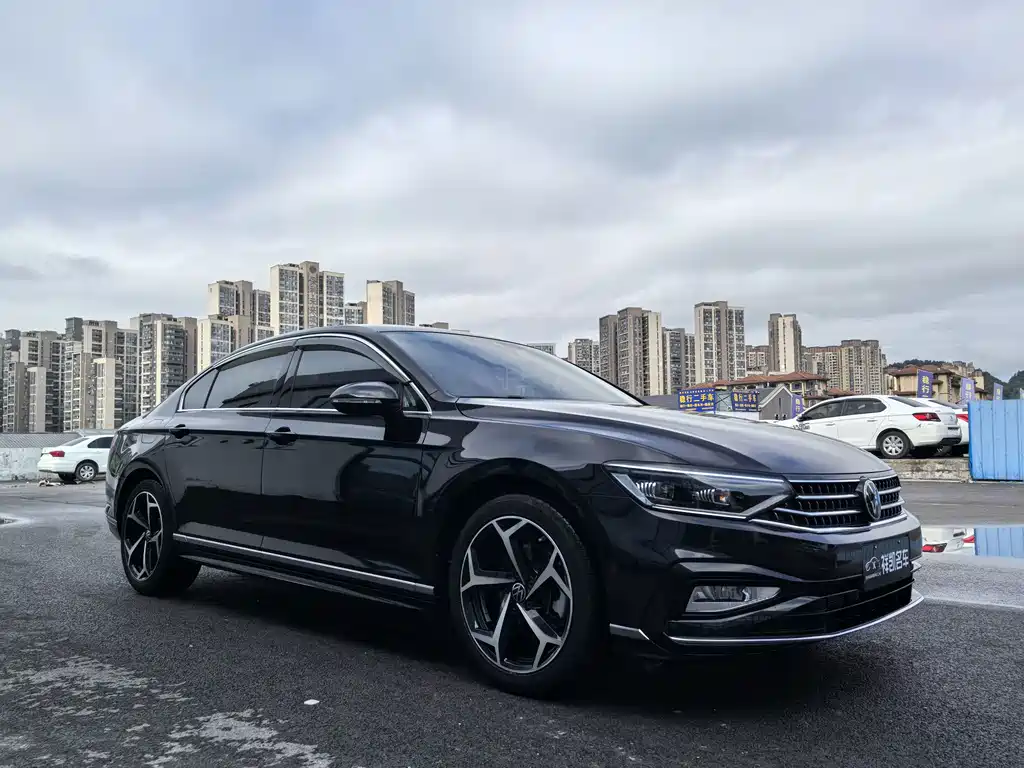 Volkswagen Magotan 2025