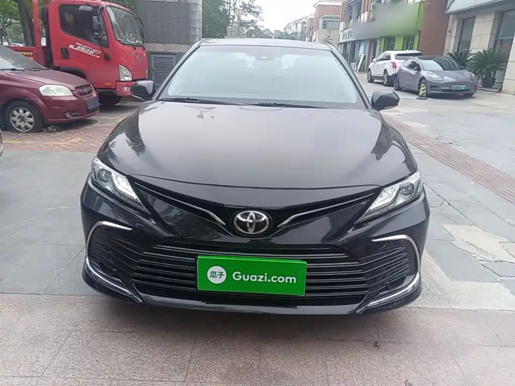 Toyota Camry 2022 — фото 3