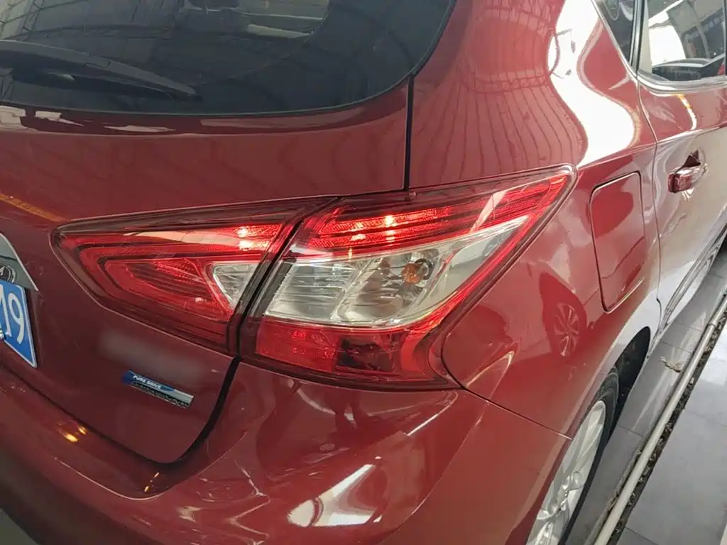 Nissan Tiida 2018 — фото 8