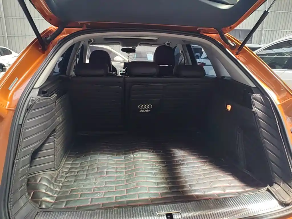 Audi Q3 2015 — фото 19