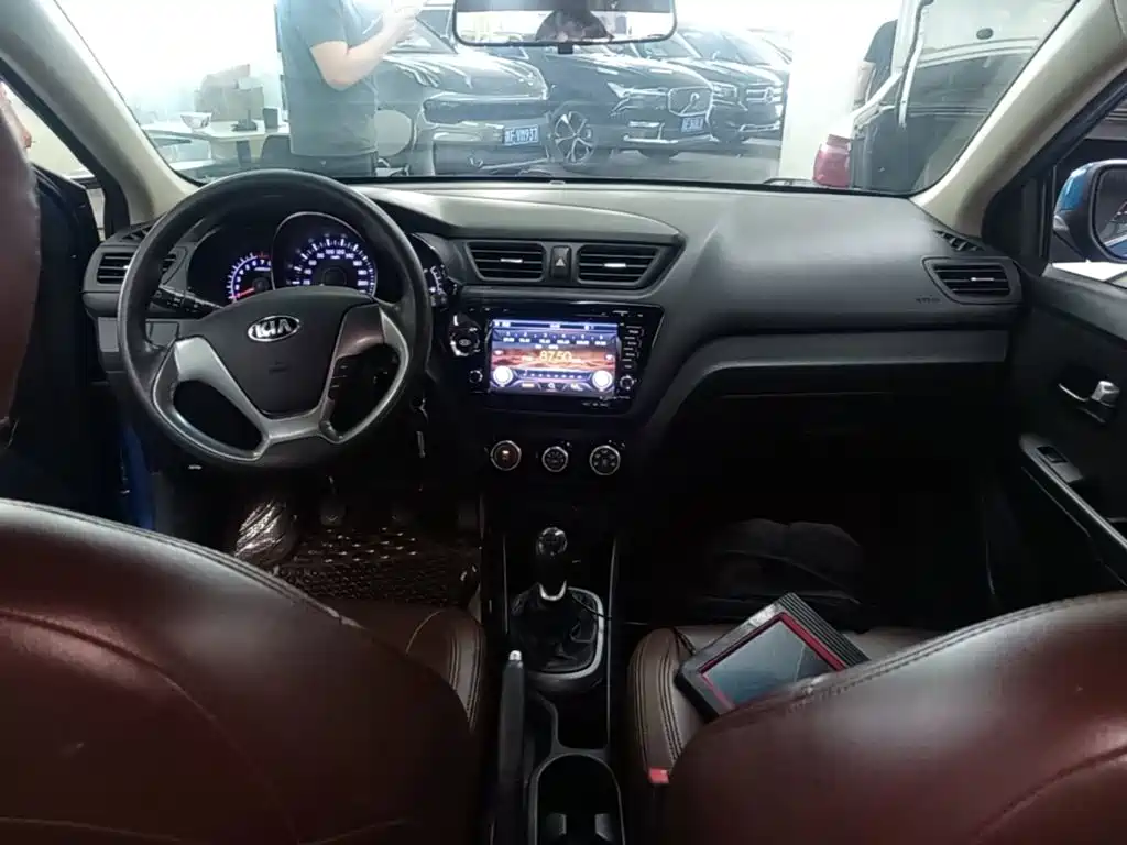 Kia K2 2015 — фото 10