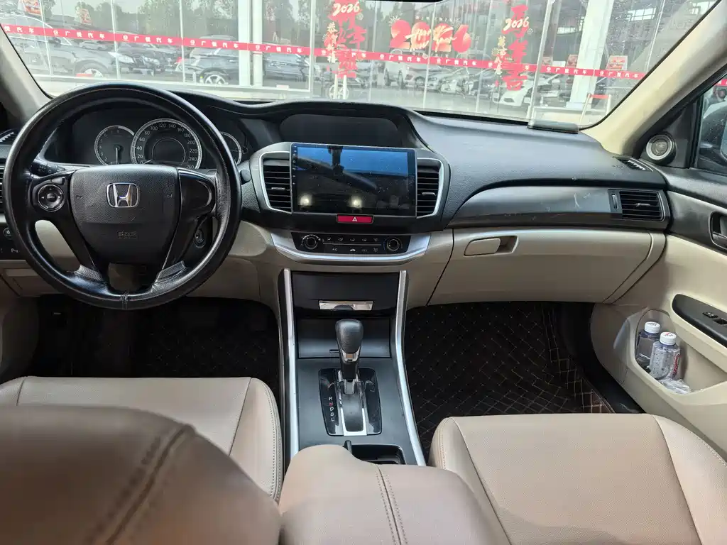 Honda Accord 2015 — фото 8